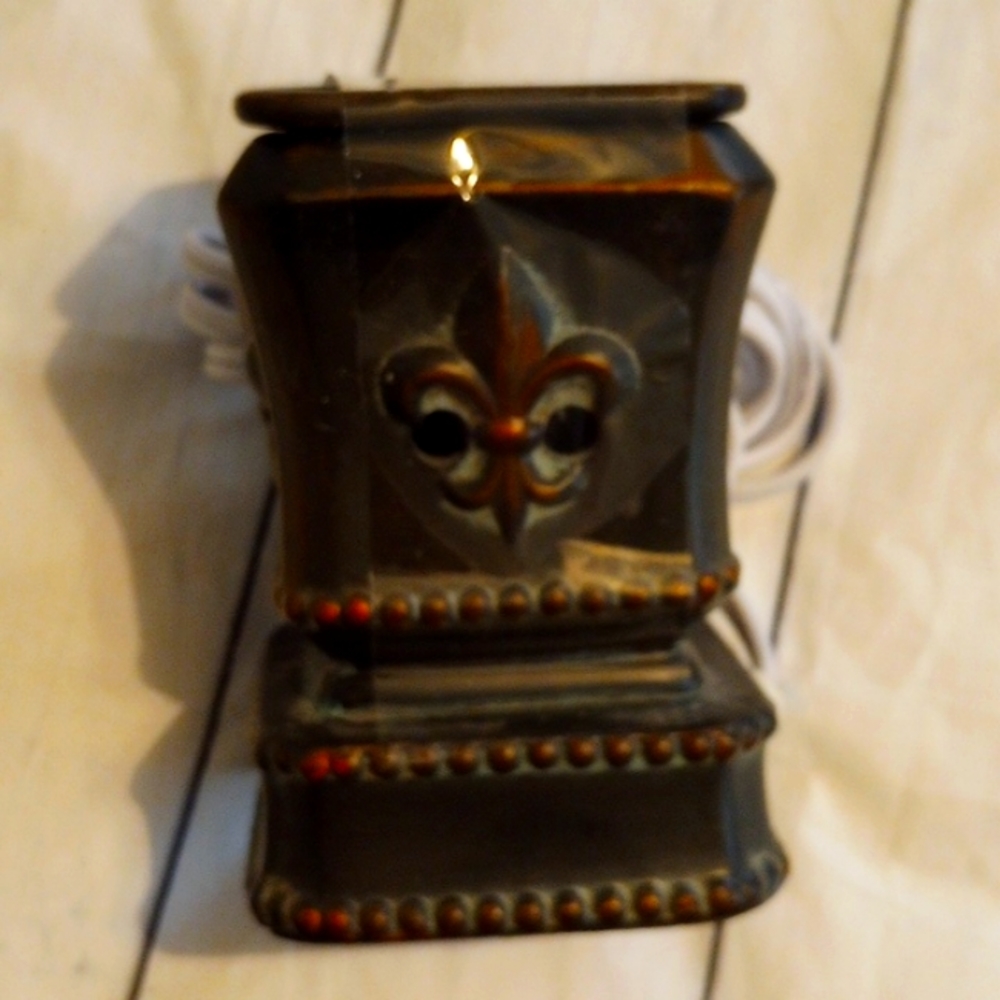Scentsy candle